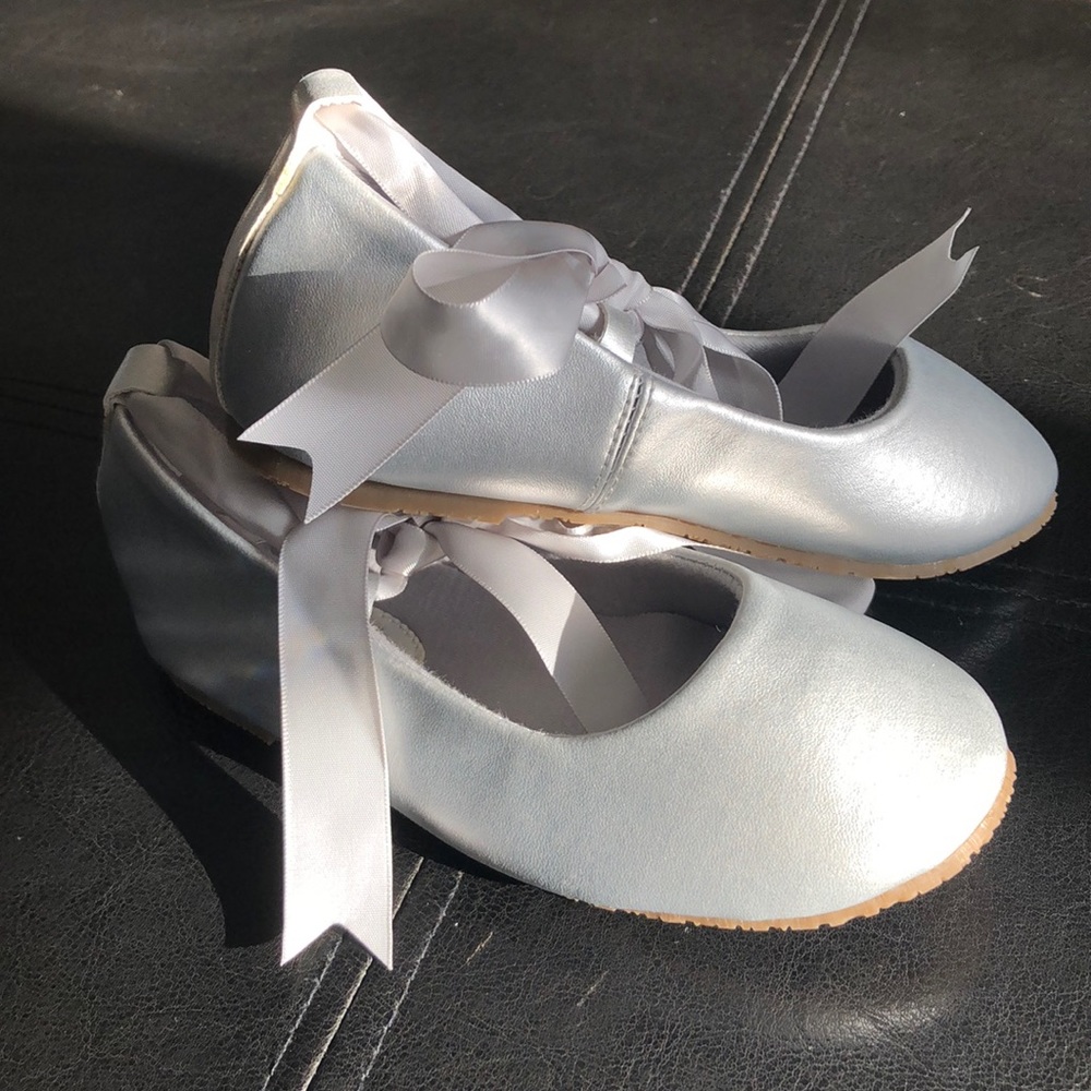 Silver Leather ballet flats with Bow